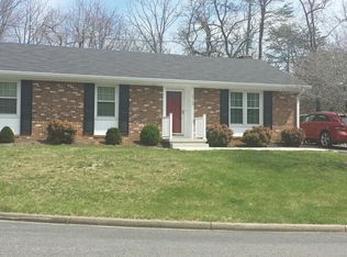 3719 Buckingham Cir, Roanoke, VA 24018