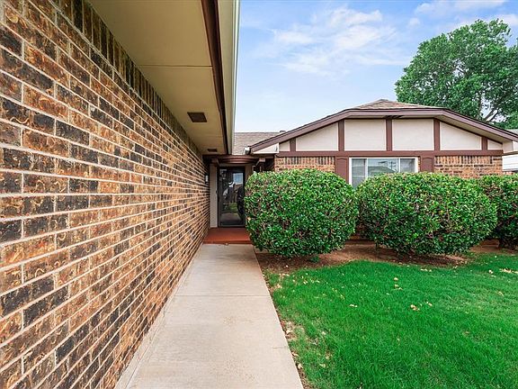 4th image of 3701 SE 51st St