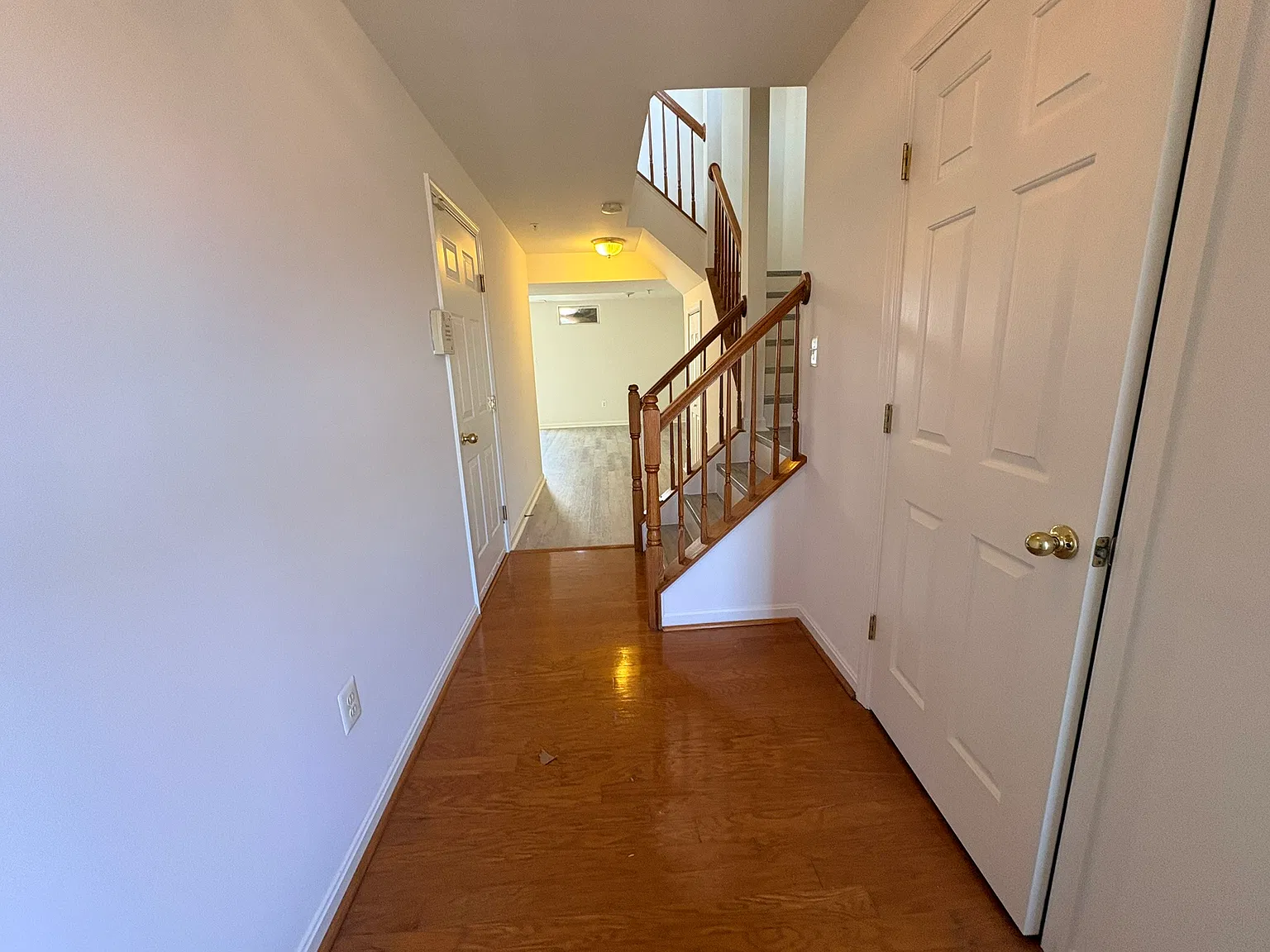 3 bed, 1970 sqft, $2,600 — Photo 2