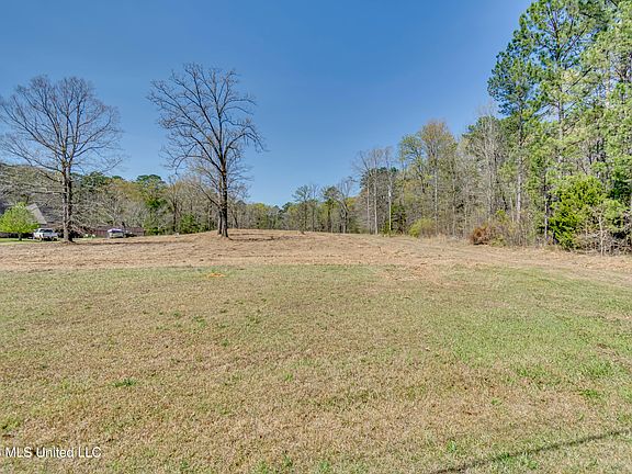 4th image of Warner Dr