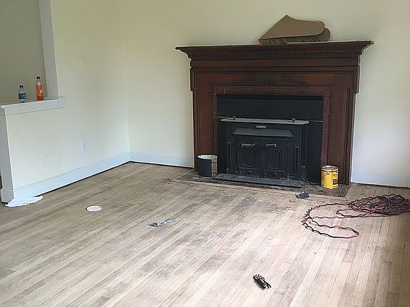 2nd image of 127 Hull St