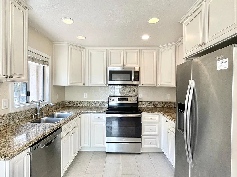 11321 Avenida De Los Lobos #D — Photo 1