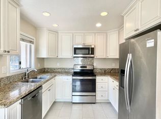 11321 Avenida De Los Lobos APT D, San Diego, CA 92127