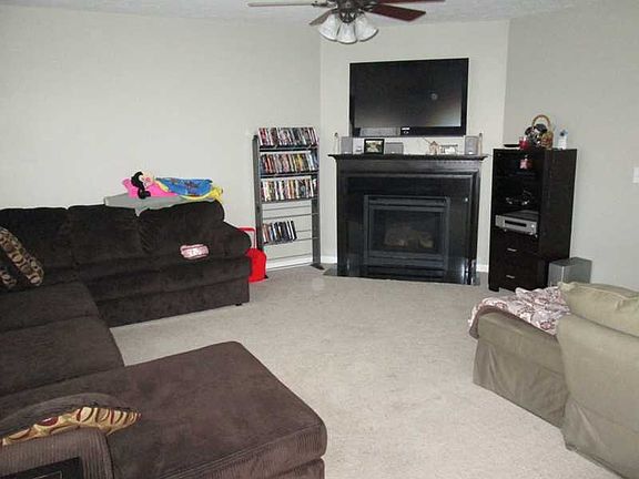 3rd image of 5854 Blair Pl