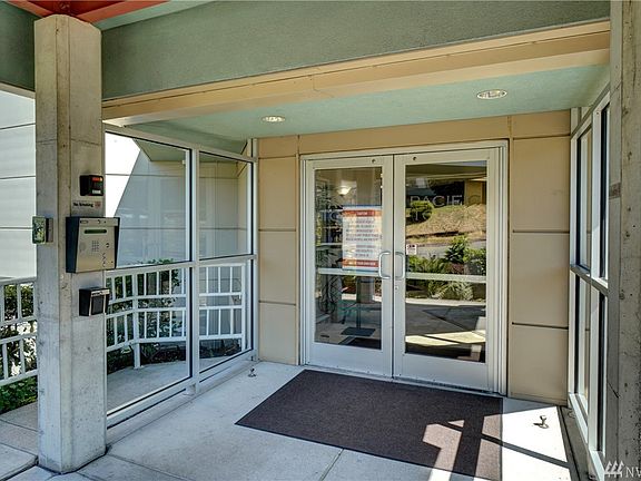 3rd image of 3201 Pacific Ave Unit 608