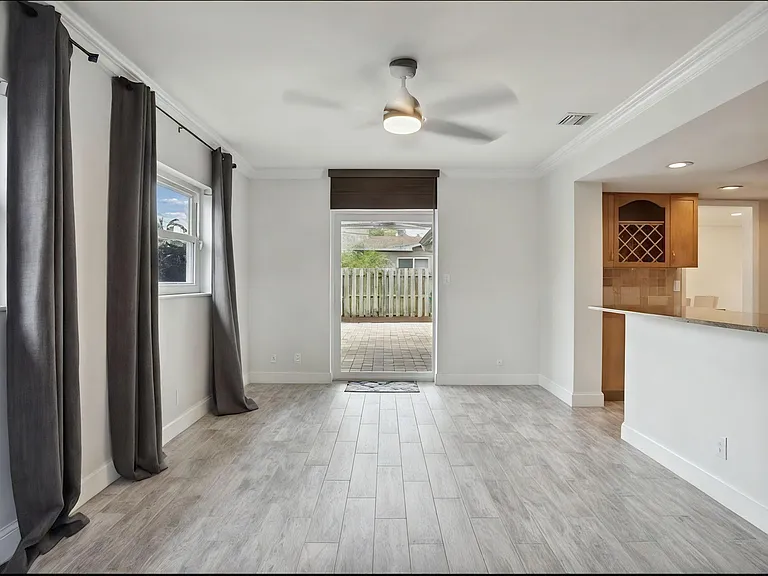 603 SE 7th Ave — Photo 11