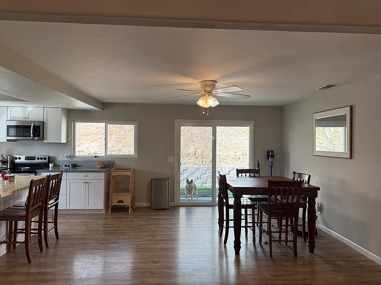 429 Bandini Pl — Photo 2