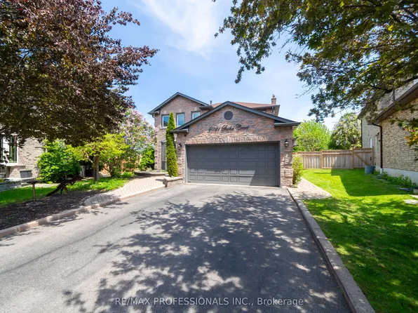 4021 Sasha Ct, Mississauga, ON L4W 3K9
