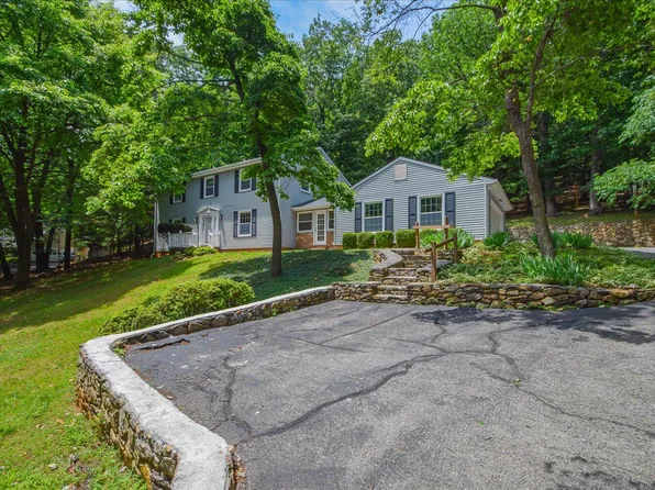 2336 Sourwood St, Roanoke, VA 24012