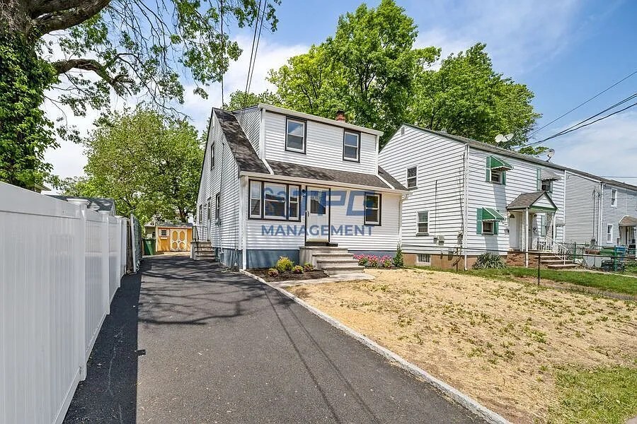 Fully Gut-Renovated 4BR Home with Huge Backyard | Everything Brand New | $500 Off 1st month rent ... — Photo 2
