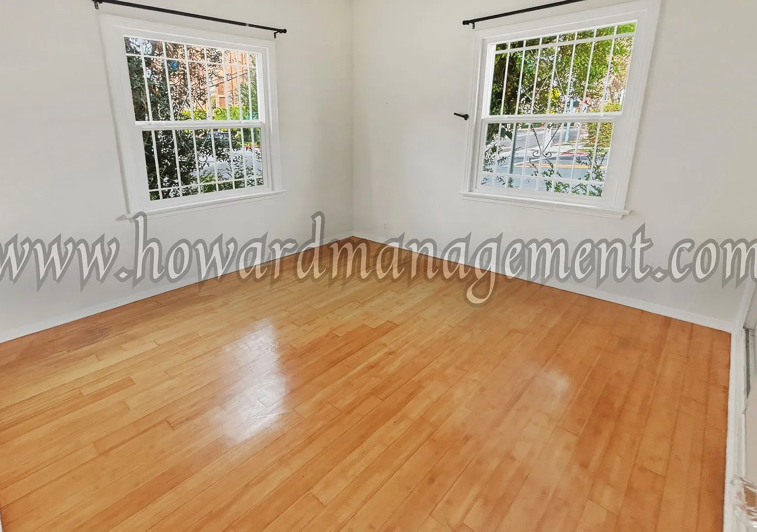 590 Rossmore — Photo 3