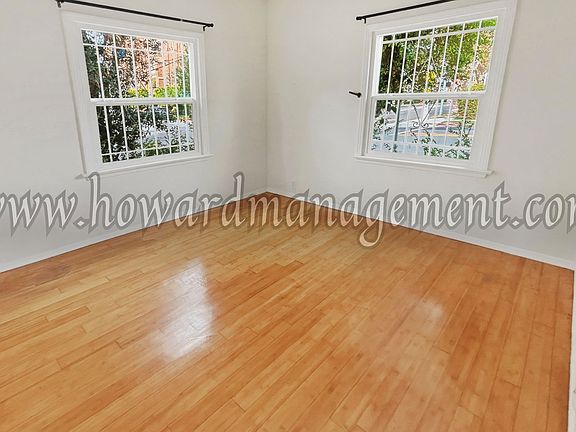 3rd image of 590 N Rossmore Ave APT 11