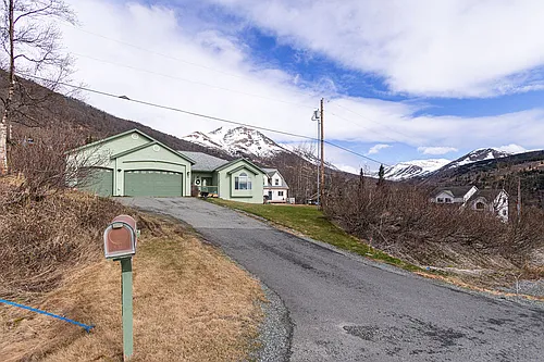13431 Canyon Rd Photo 1