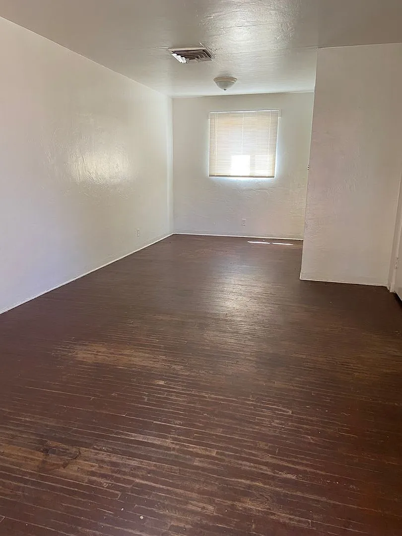 122 Charleston SE — Photo 1