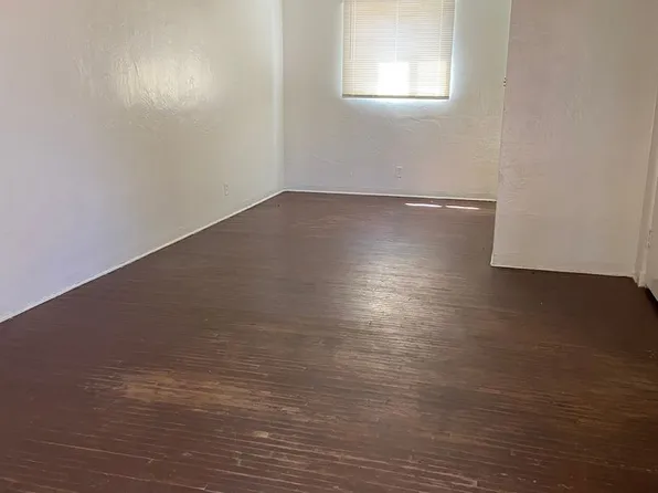 122 Charleston St SE, Albuquerque, NM 87108