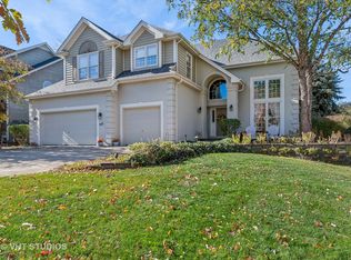 382 Amy Ct, Glen Ellyn, IL 60137