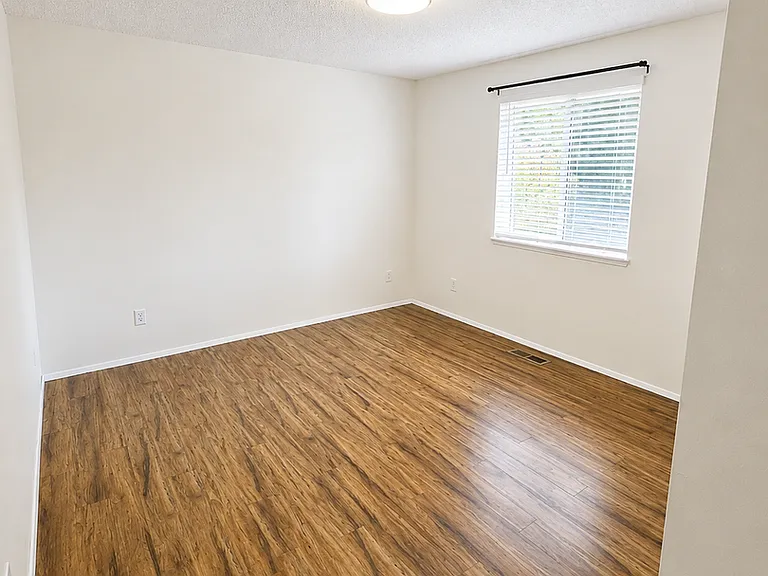 11741 Vail Rd SE — Photo 10