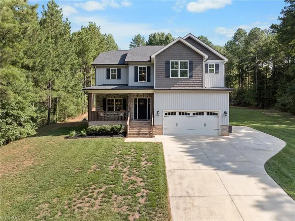 194 Hunting Ridge Dr, Thomasville, NC 27360