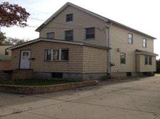 6812 59th Rd, Maspeth, NY 11378