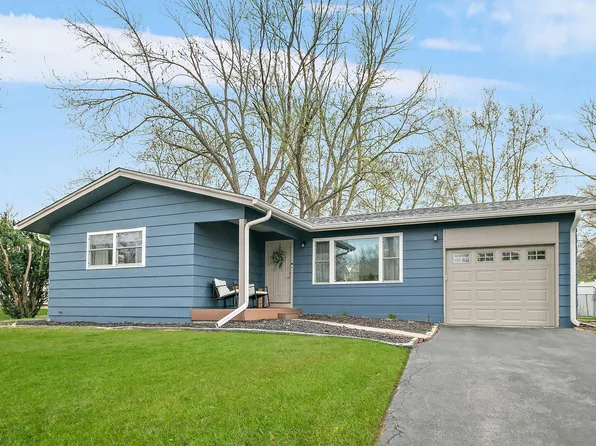 169 Pheasant Trl, Carpentersville, IL 60110