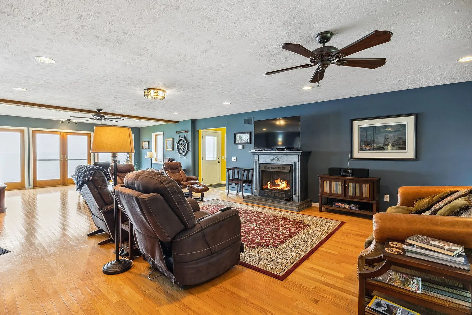 3 bed, 2.0 bath, 3476 sqft, $5,508 — Photo 1