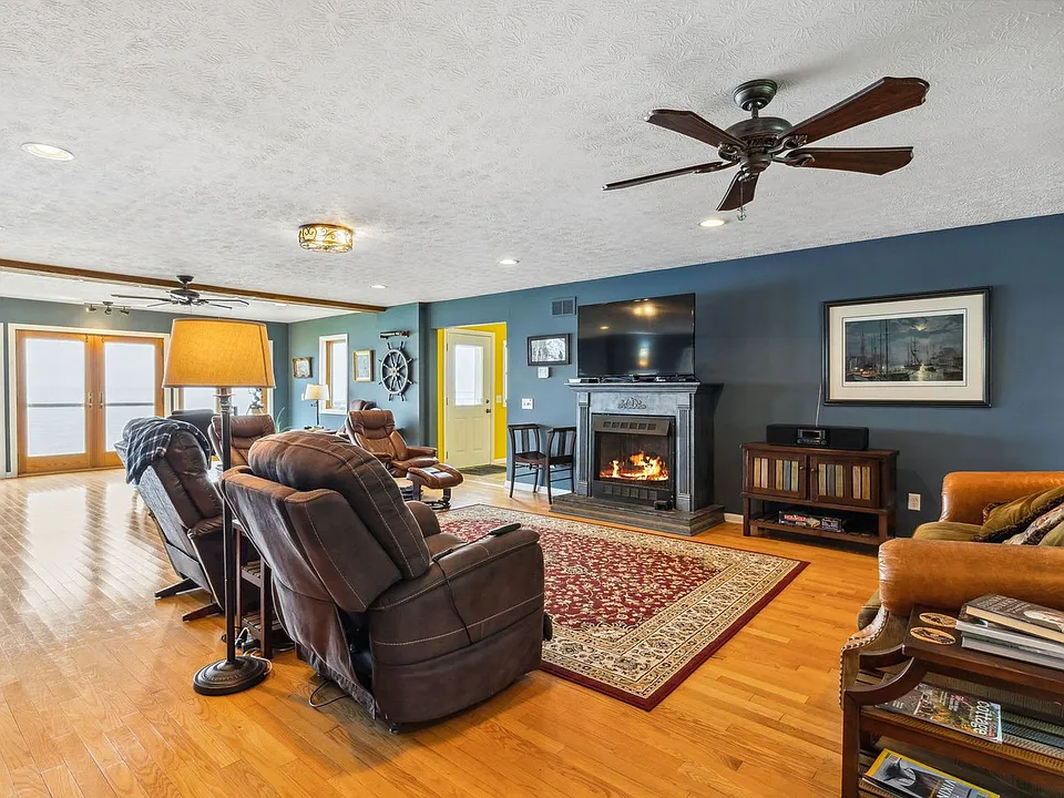 4433 Lake Rd E #ID1593875P
