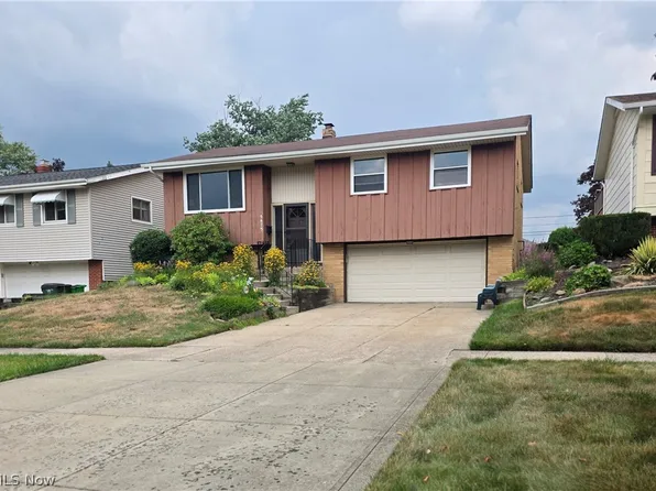 5675 Andover Blvd, Garfield Heights, OH 44125