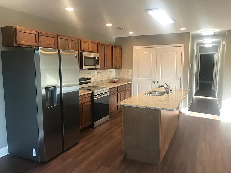 3317 Lyle Ave — Photo 14