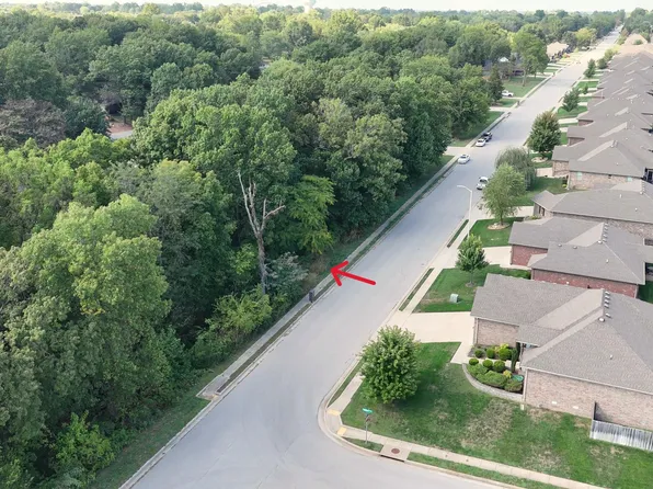 5815 S Cloverdale Lane, Battlefield, MO 65619