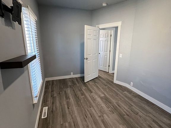 5th image of 1913 E Dalton Ave