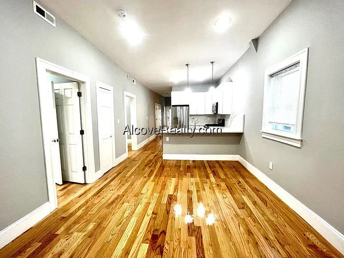 4 bed, 2.0 bath, $5,200 — Photo 4