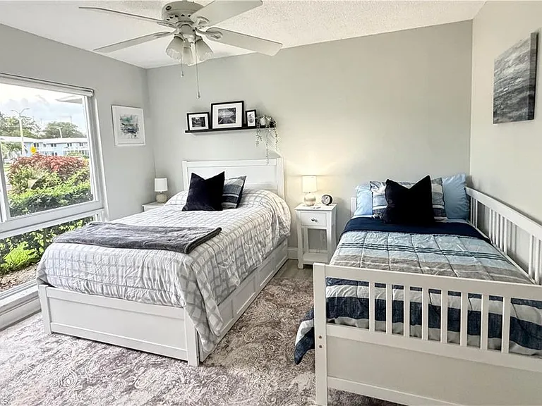 209 Palm Dr #1 — Photo 12