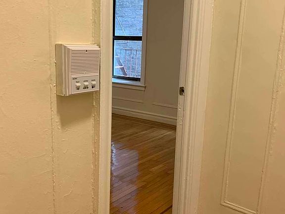 5th image of 5009 Broadway APT 410