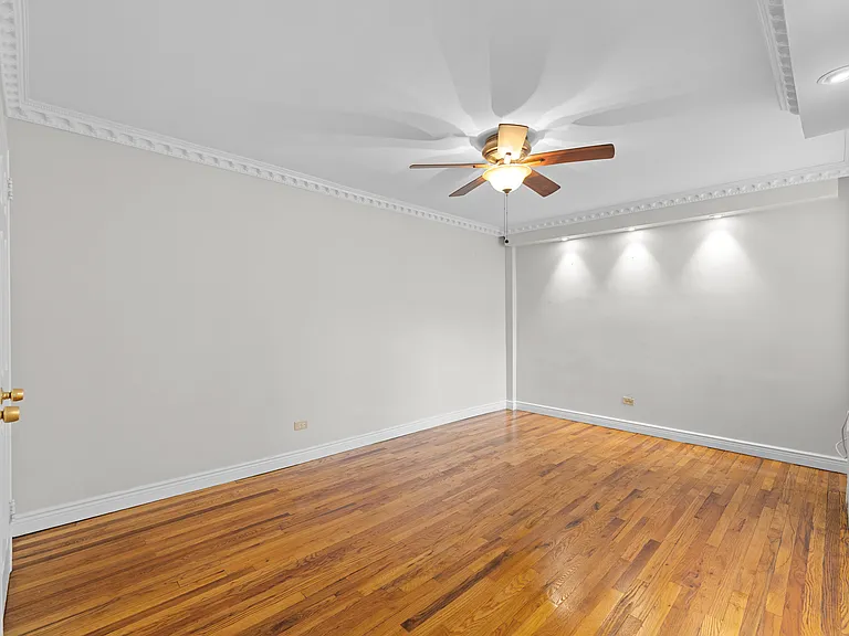 6730 Clyde St #5B — Photo 4