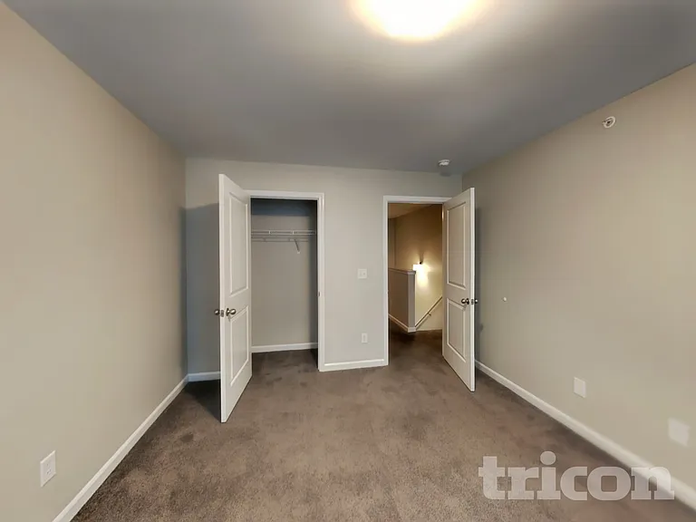 405 Riverwood Ct — Photo 12