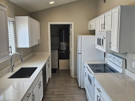 4th image of 7520 E Earll Dr Unit 47