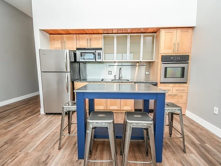 290 Pleasant St #317 — Photo 11