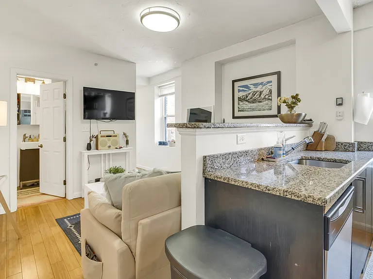 35 N Margin St #4 — Photo 13