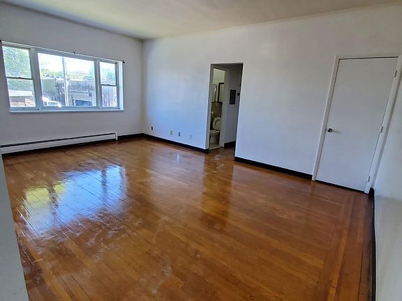 5th image of 340 Myrtle Ave #1