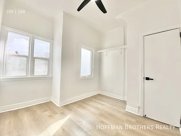 416 S Burlington Ave #1/2 — Photo 5