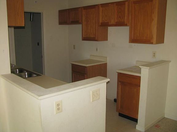 5th image of 1065 Wellington Dr Unit 10