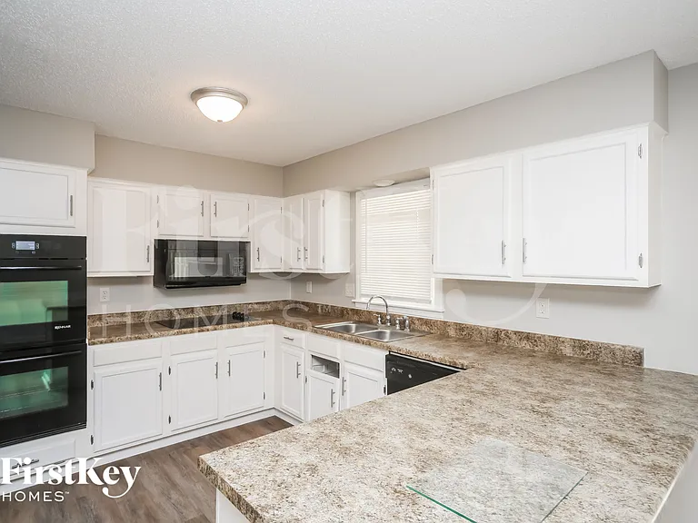 7006 Loddon Cv — Photo 4