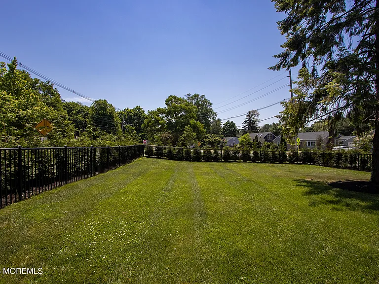 220 Branch Ave — Photo 49