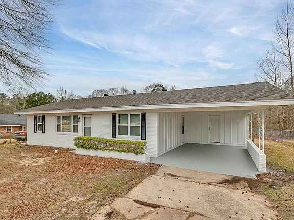 2nd image of 1304 Lewis St