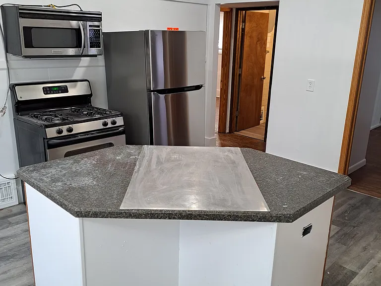 N89W16206 Cleveland Ave #16206 — Photo 4