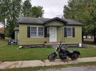 32 Orchard Dr, Herrin, IL 62948