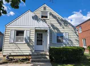 594 Chatham Rd, Columbus, OH 43214