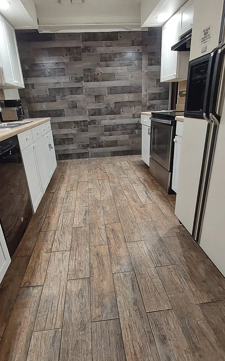 2 bed, 950 sqft, $1,550 — Photo 2