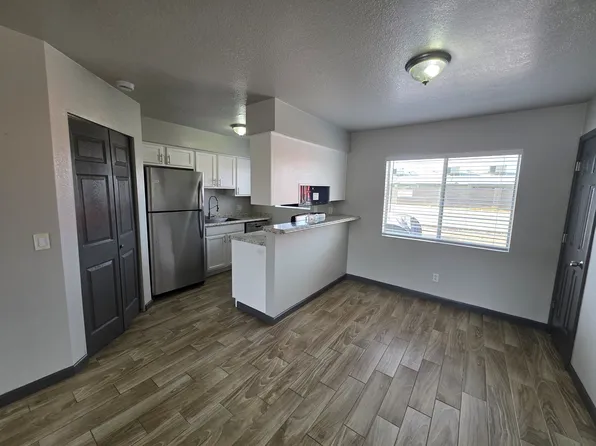 1462 E 28th Ave APT 2, Apache Junction, AZ 85119