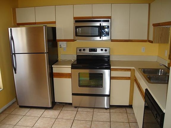 3rd image of 1716 Silver Creek Ct